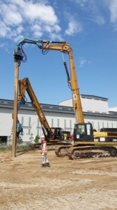Sheet Pile Driver attached