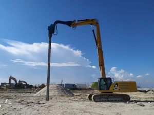 Sheet Pile Driver attached
